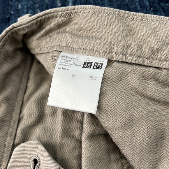 Uniqlo 31x34 chinos - Picture 2 of 2
